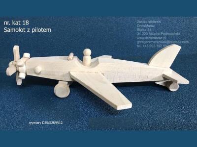 18-samolot-z-pilotem